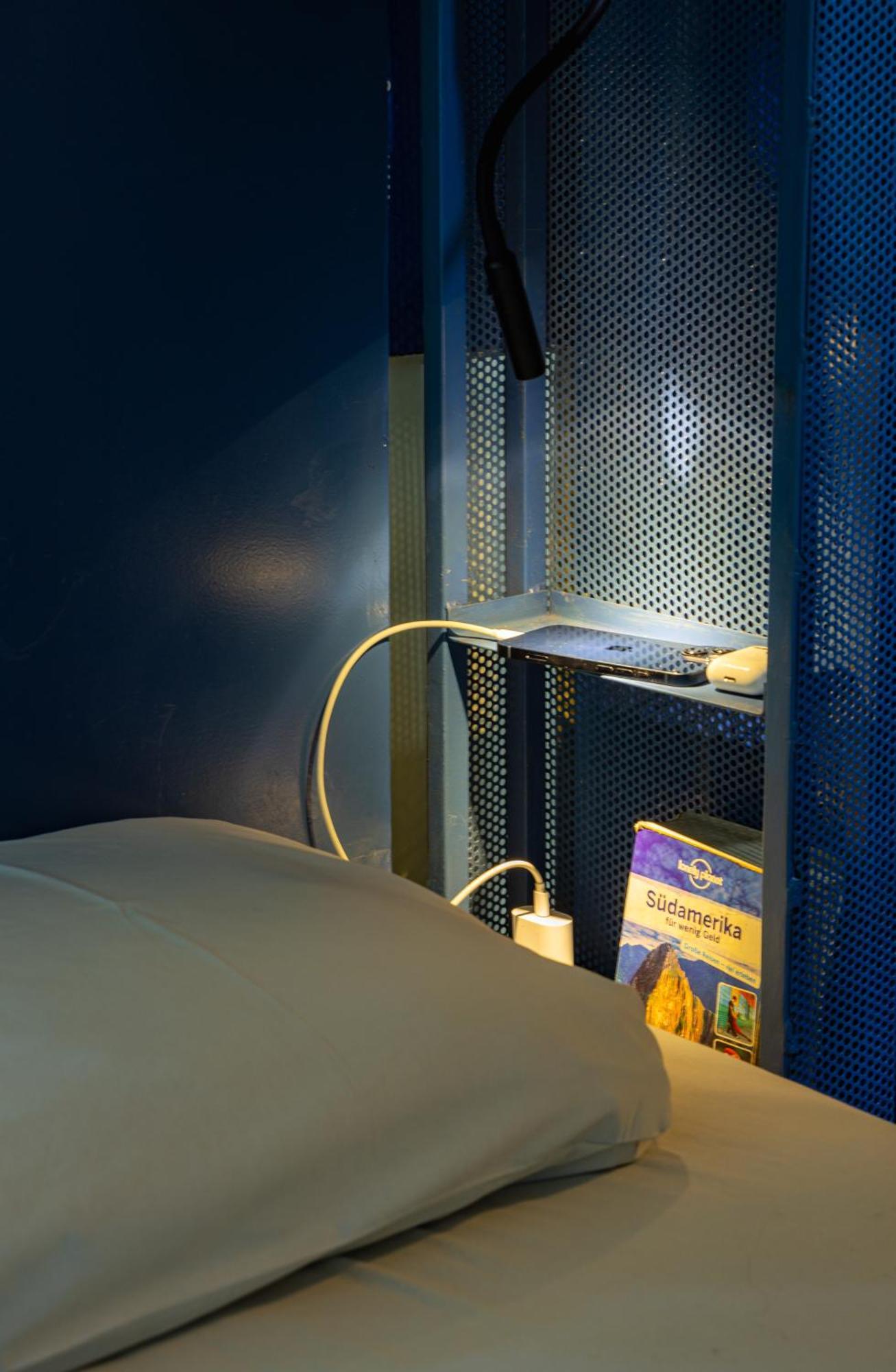 Cama em Dormitório Misto com 6 Camas