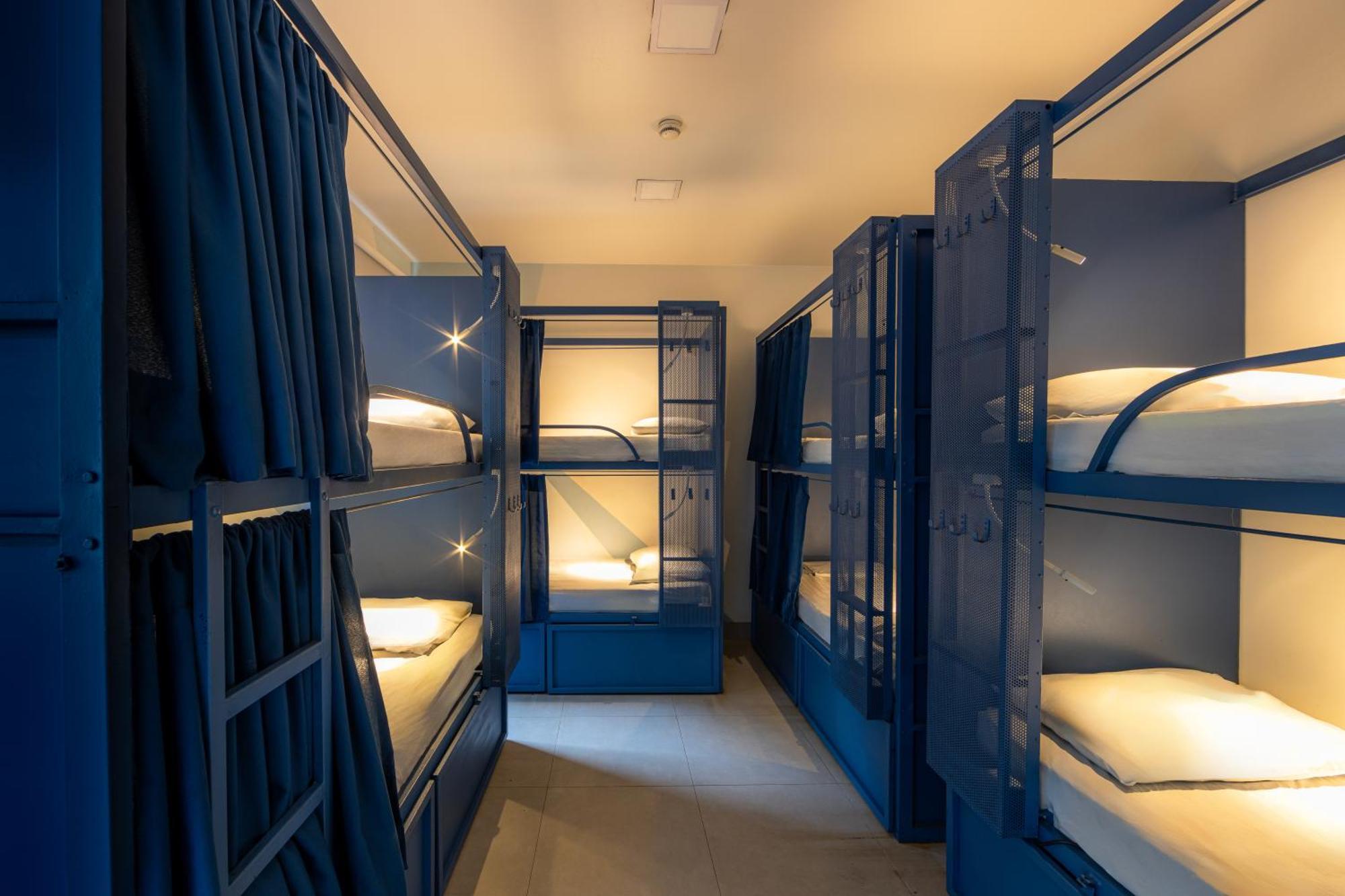 Bed 12-Bed Mixed Dormitory Room